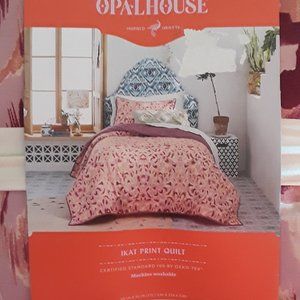 Gorgeous OpalHouse Quilt (Comforter) Twin/TwinXL